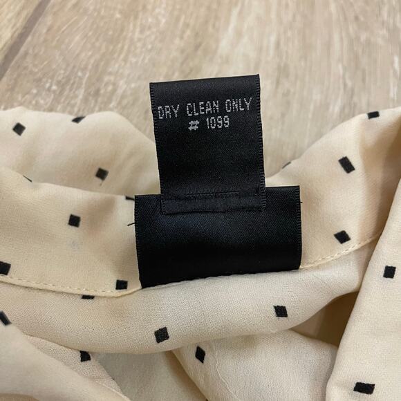 Rafaella 100% Silk Button Down Blouse Cream Black Dot Print Size 10 - Picture 4 of 6